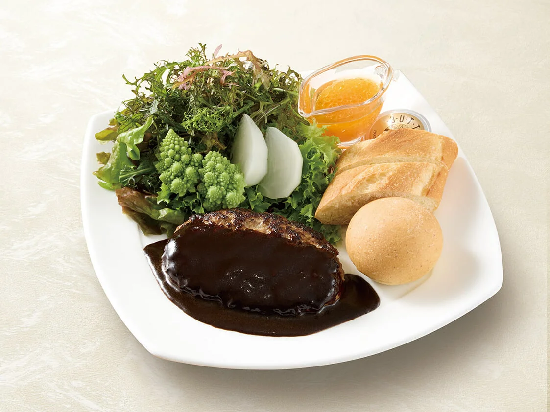 季節の藤沢野菜とハンバーグ・ステーキ・プレート