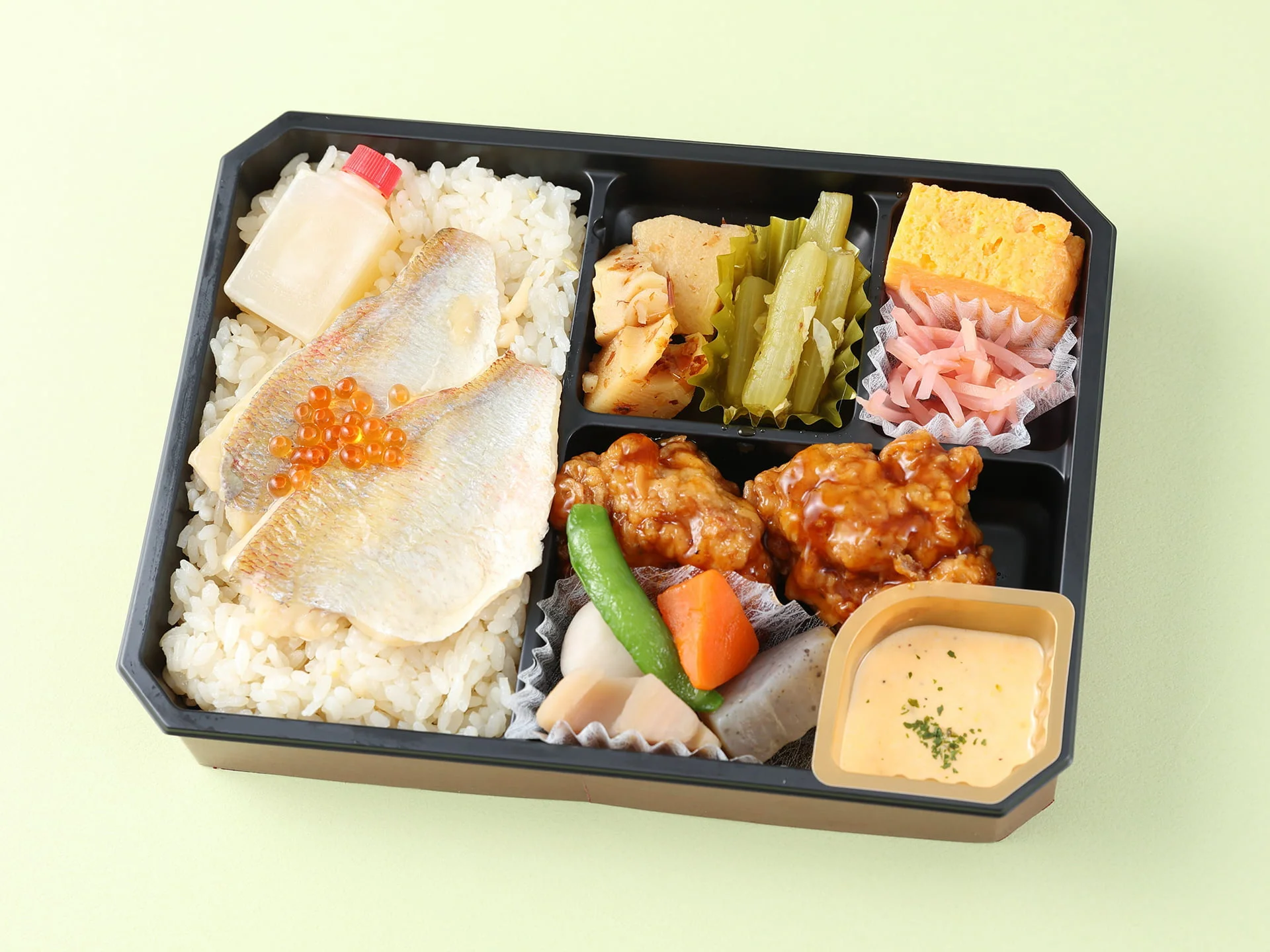 岩手県大船渡漁港目利きが選んだ天然真鯛の極上鯛めし幕ノ内／濃厚卵のごちソースタルタルファクトリーby塚田農場