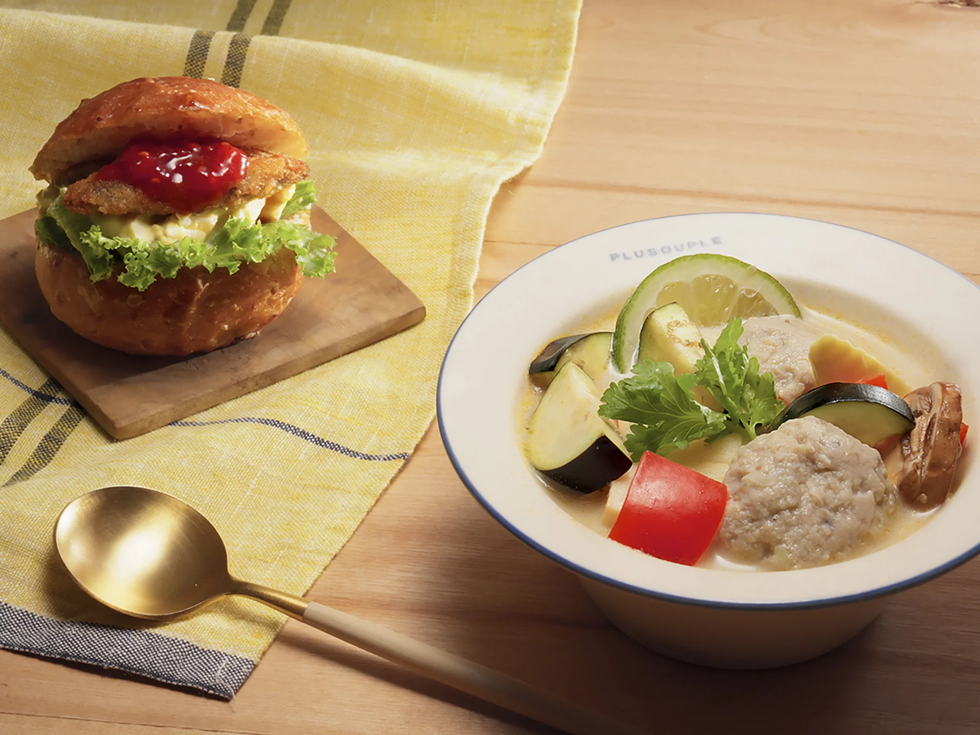 伊吹島産釜揚げいりこ＆たまごサラダとベトナム風サテトム豆乳“コノシロ”つみれスープ