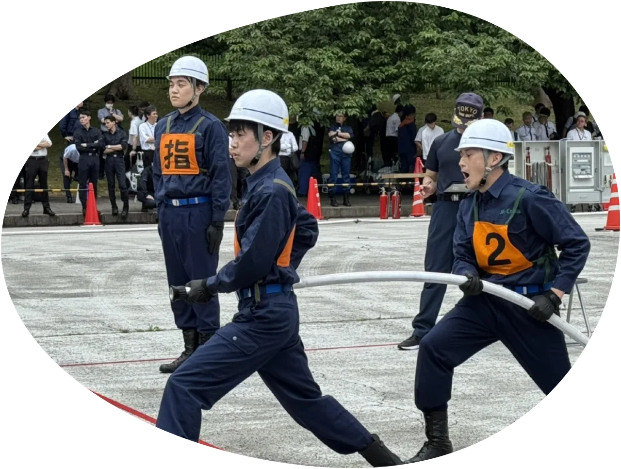 駅の「当たり前の安全」は、スタッフの訓練で守られている。自衛消防訓練審査会で見せた、熱きチームワーク