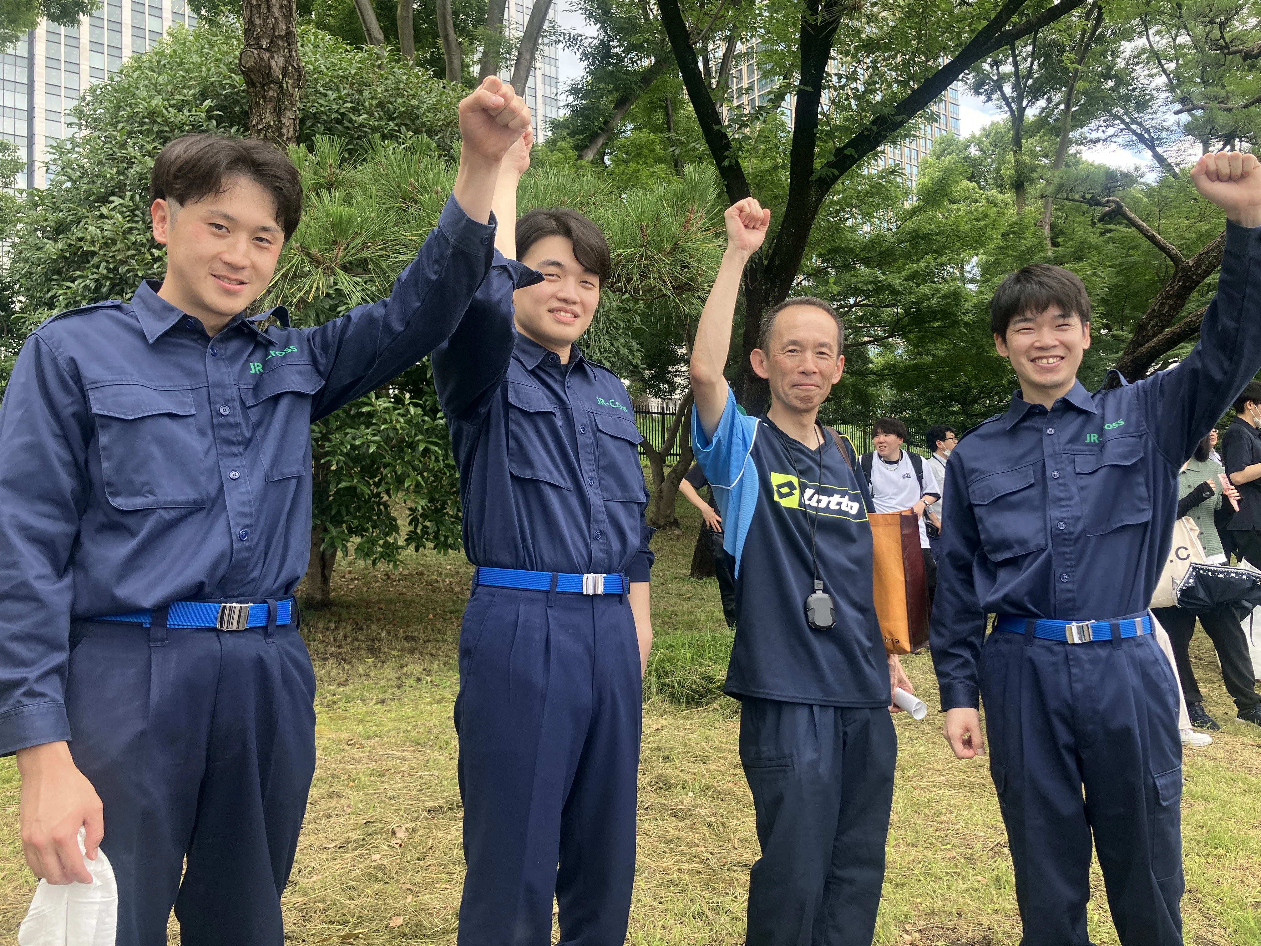気合十分な参加メンバーと指導担当の調査役